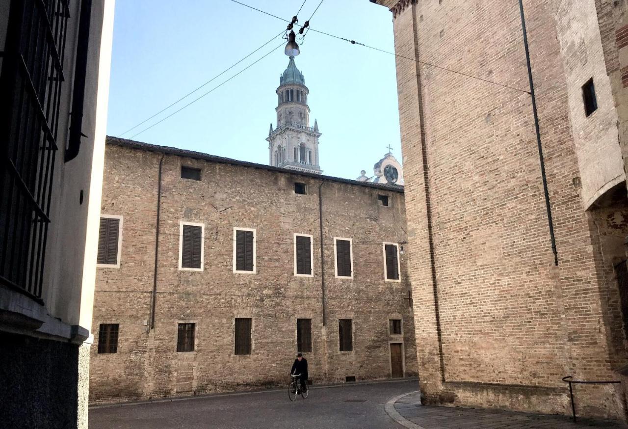 Sant'Anna Studio Apartment Parma Exteriör bild