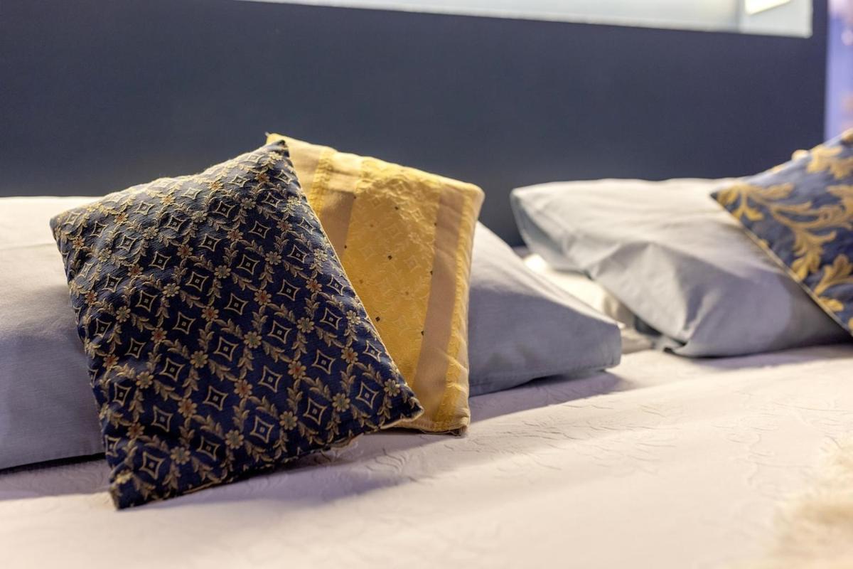 Sant'Anna Studio Apartment Parma Exteriör bild