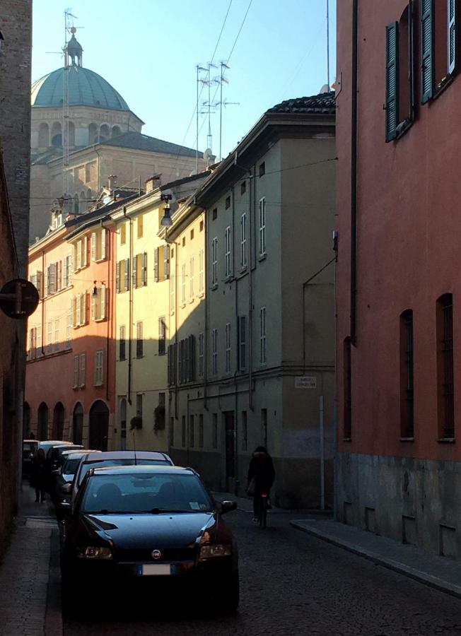 Sant'Anna Studio Apartment Parma Exteriör bild